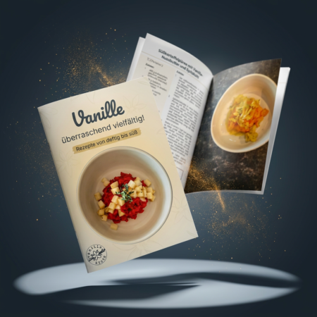 Ein Bild von der vorderseite des Rezeptheftes und ein Bild vom aufgeklappten Rezeptheft